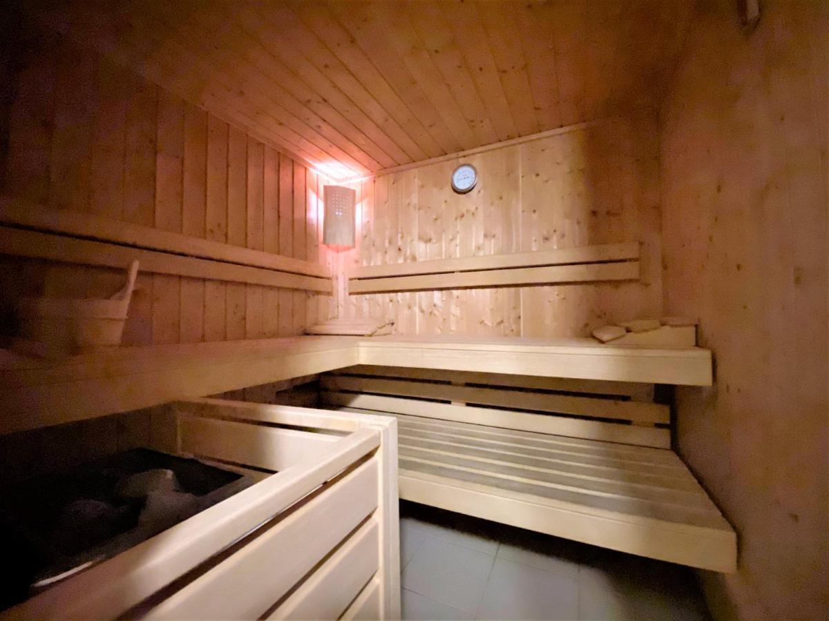 Chalet In Morzine Sleeping 12 With Sauna Exterior foto